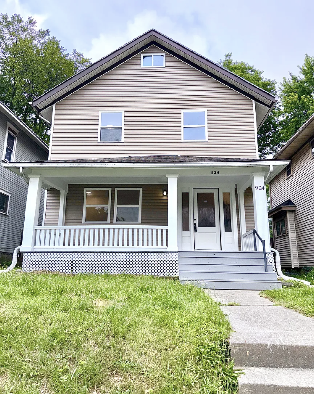 924 East Stewart Street