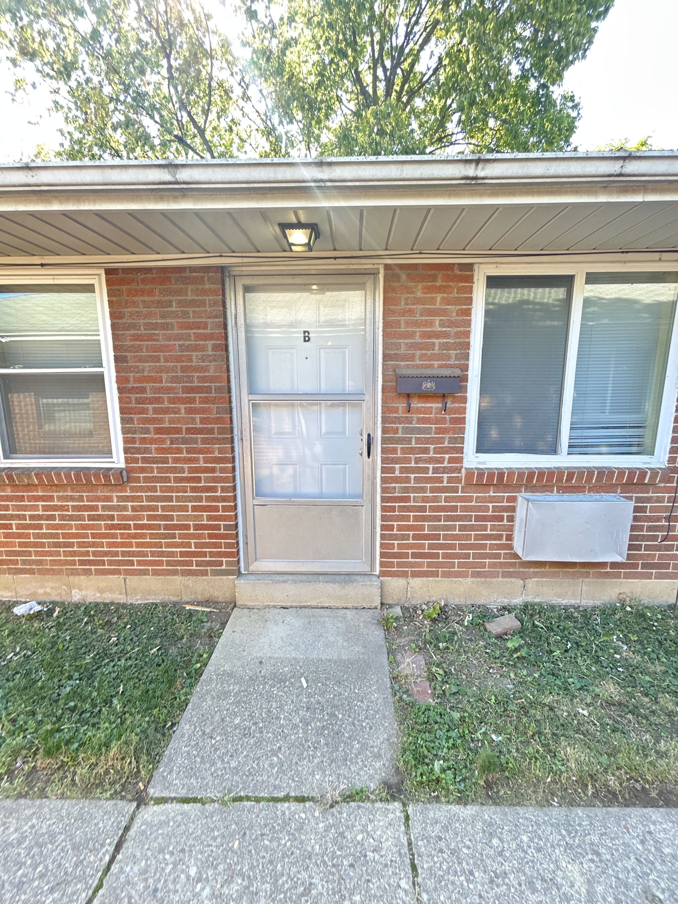 623 Troy Street - D